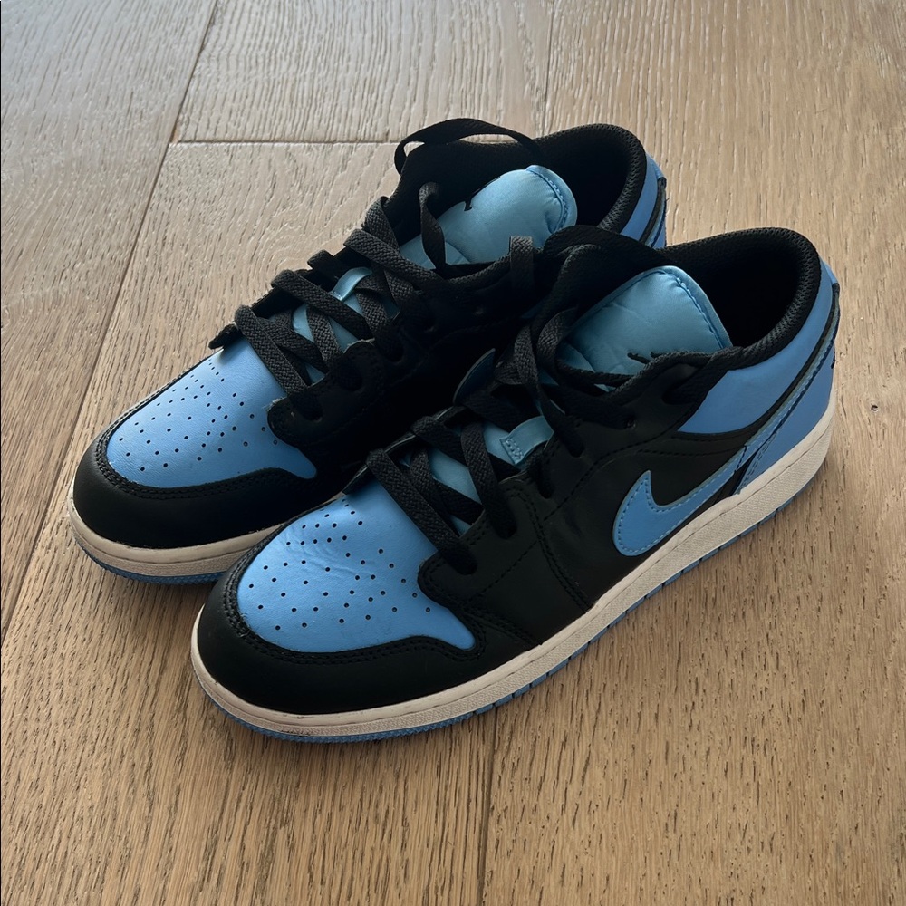 Nike Men's Shoes - Black and Light Blue